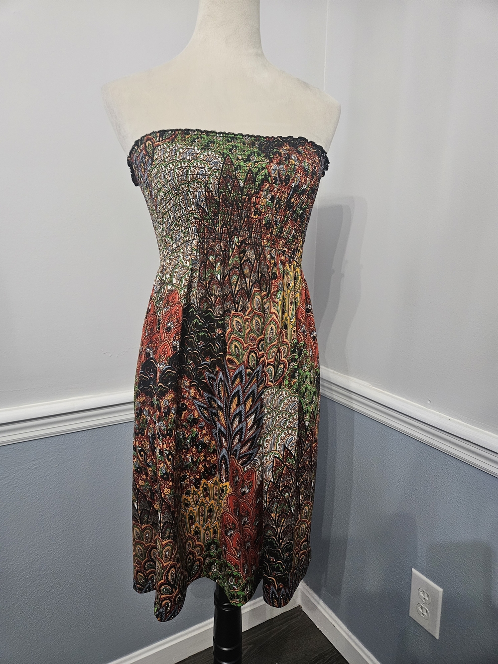 Hypnotik Strapless Smocked Boho Midi Dress – Multicolor Peacock Paisley Sz 6
